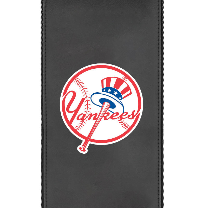 PhantomX Mesh Gaming Chair with New York Yankees Secondary